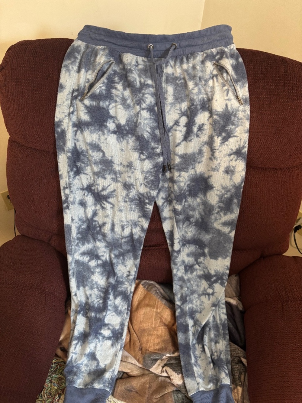 The Sweatshirt Project blue tie dye joggers size medium